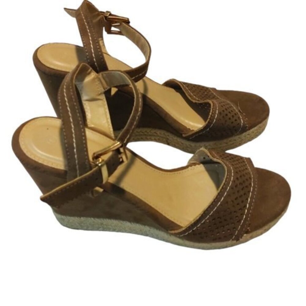 Wild Diva Lounge Tan Brown Multi-Brown Strappy Wedge Sandals Size 7.5 EUC #CL-47